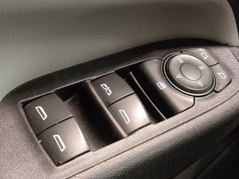 Used 2020 Chevrolet Equinox LS FWD image 27