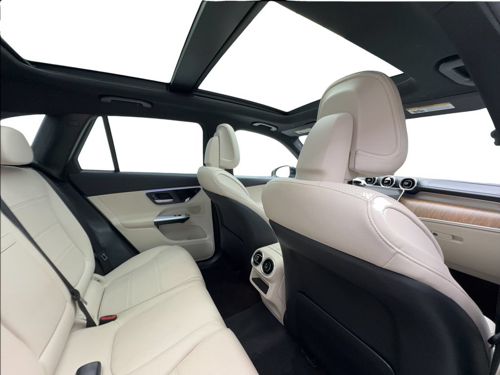 Used 2024 Mercedes-Benz GLC 300 4MATIC image 28