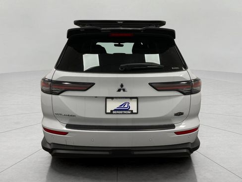 New 2026 Mitsubishi Outlander AWD image 4