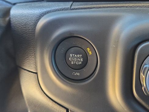 Used 2018 Jeep Wrangler Unlimited Rubicon AWD/4WD image 38