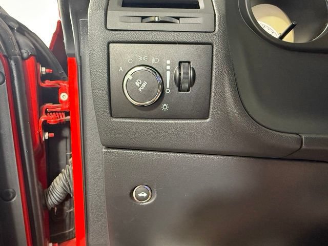 Used 2014 Dodge Challenger R/T RWD image 14