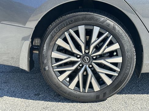 New 2025 Nissan Altima 2.5 SV image 17