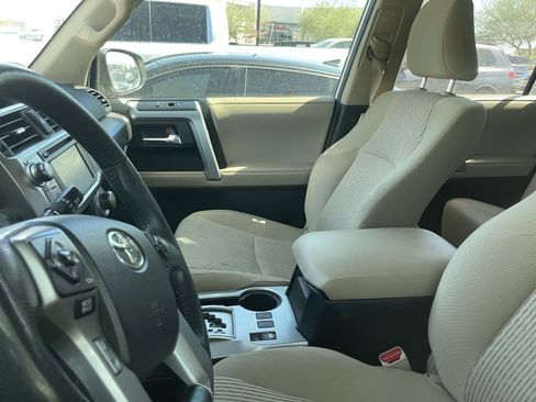 Used 2017 Toyota 4Runner SR5 AWD/4WD image 11