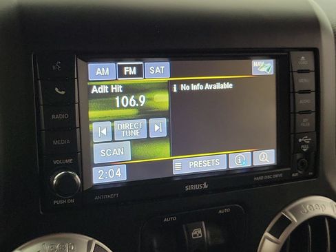 Used 2014 Jeep Wrangler Unlimited Rubicon w/ Dual Top Group AWD/4WD image 13