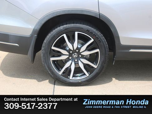 Certified 2019 Honda Pilot Touring image 24