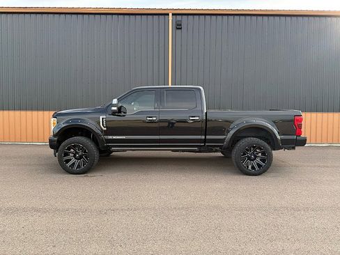 Used 2019 Ford F350 Platinum w/ Platinum Ultimate Package image 4