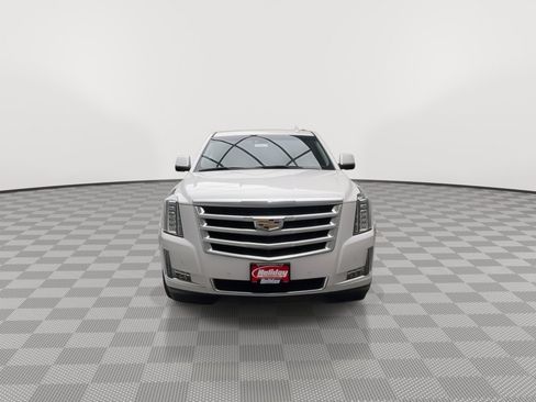 Used 2018 Cadillac Escalade ESV Premium Luxury AWD/4WD image 47