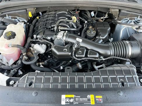 Used 2024 Jeep Grand Cherokee L Limited AWD/4WD image 32