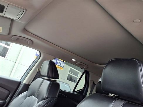 Used 2023 Honda Pilot Touring image 15