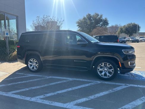 Used 2022 Jeep Wagoneer Series II image 5