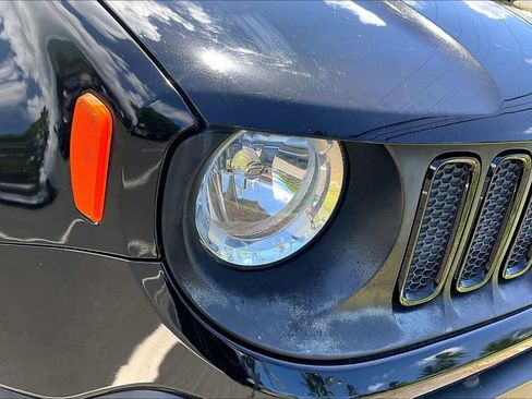 Used 2017 Jeep Renegade Altitude AWD/4WD image 32