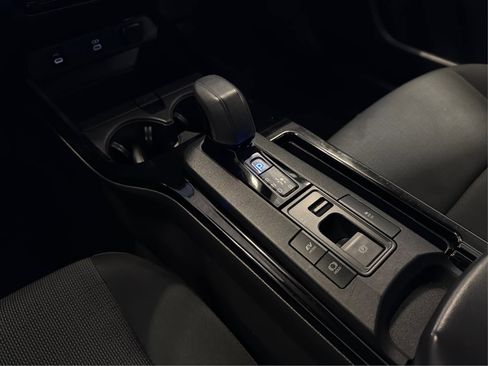 Used 2024 Toyota Prius LE FWD image 18