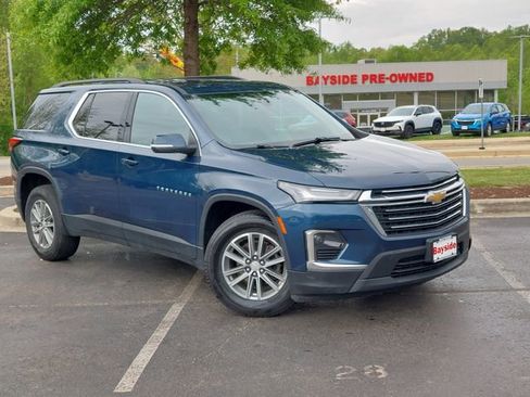 Used 2023 Chevrolet Traverse LT AWD/4WD image 2