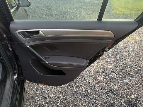 Used 2015 Volkswagen Golf SE w/ Lighting Package FWD image 24