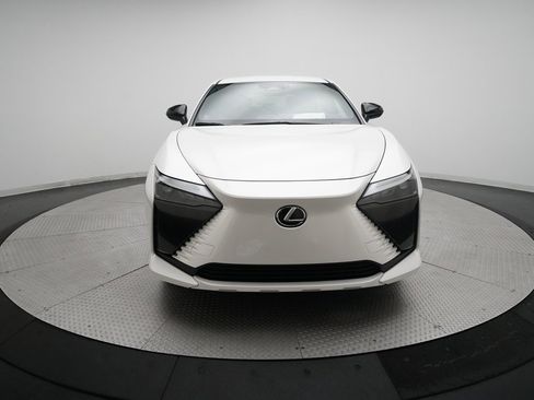 Used 2025 Lexus RZ 300e image 11