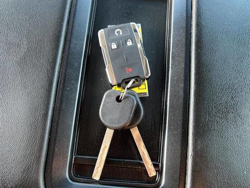 Used 2020 Chevrolet Suburban LT image 17