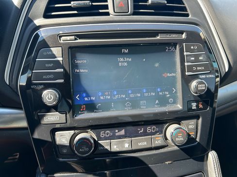 Used 2017 Nissan Maxima SR w/ Midnight Edition image 16