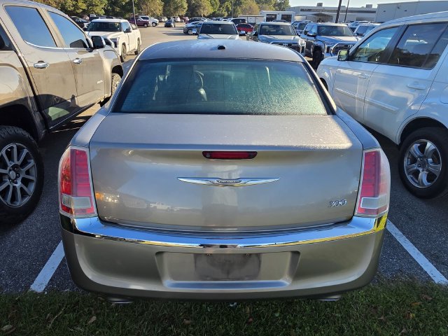 Used 2014 Chrysler 300 w/ Driver Convenience Group RWD image 3