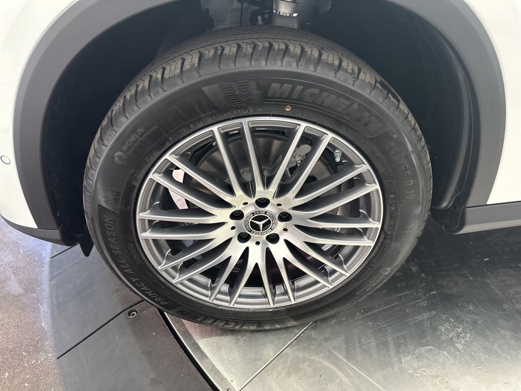 Used 2026 Mercedes-Benz GLC 300 image 29