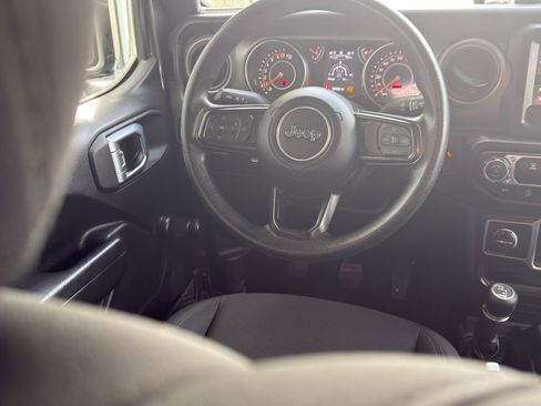 Used 2022 Jeep Wrangler Unlimited Sport image 25