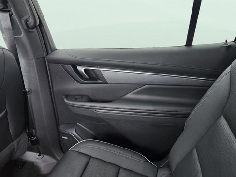 Used 2025 Buick Enclave Sport Touring image 27