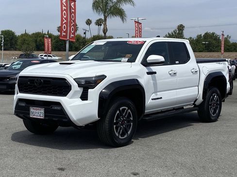 Certified 2024 Toyota Tacoma TRD Sport w/ TRD Sport Upgrade Package AWD/4WD image 39