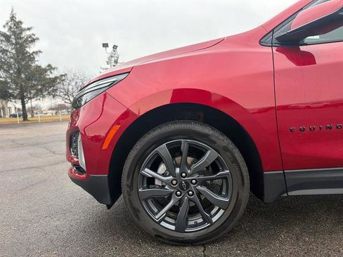 Used 2023 Chevrolet Equinox RS w/ LPO, Floor Liner Package image 17