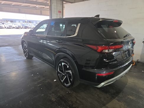 Used 2023 Mitsubishi Outlander SE Black Edition FWD image 7