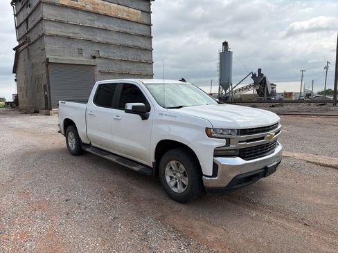 Used 2020 Chevrolet Silverado 1500 LT w/ Fleet Comfort Package image 2