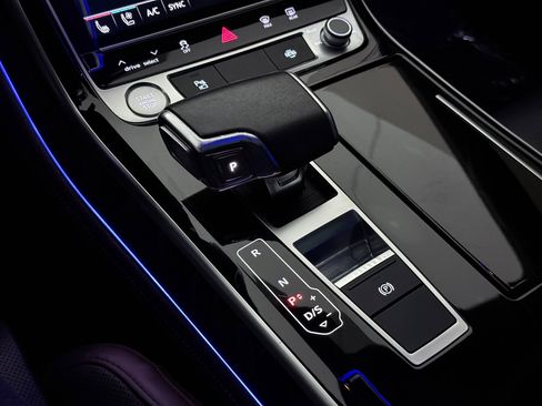 Used 2020 Audi A8 L 4.0T w/ Executive Package image 39