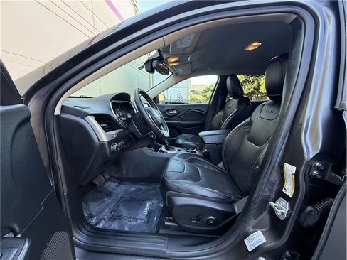 Used 2015 Jeep Cherokee Limited w/ Luxury Group FWD image 6