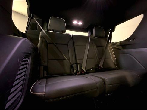Used 2025 Chevrolet Tahoe Premier AWD/4WD image 25