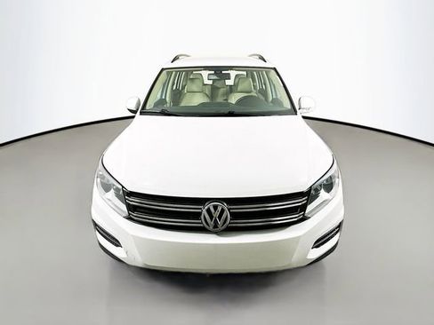 Used 2017 Volkswagen Tiguan S image 2