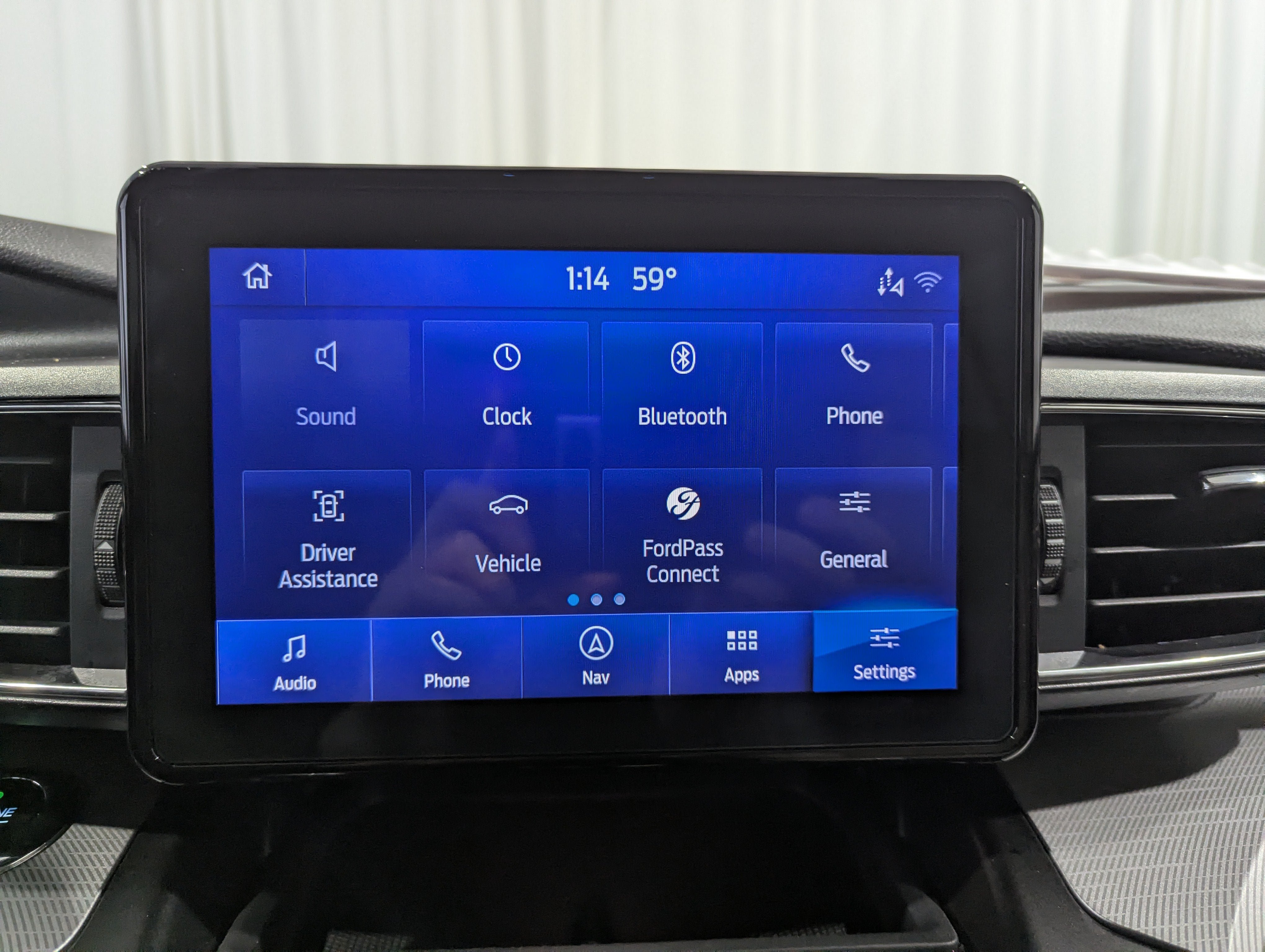 Used 2020 Ford Explorer XLT w/ Equipment Group 202A AWD/4WD image 24