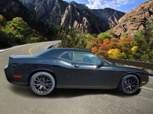 Used 2014 Dodge Challenger SXT w/ Sport Appearance Package RWD image 2