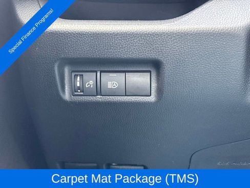 Used 2022 Toyota RAV4 XLE AWD/4WD image 17