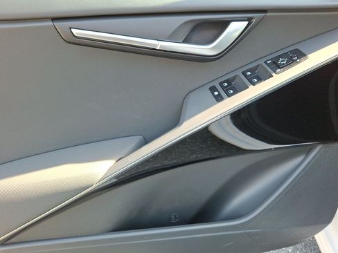 New 2026 Kia Niro Wind FWD image 5
