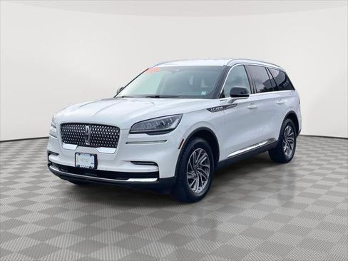 Used 2023 Lincoln Aviator Standard image 3