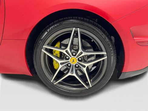 Used 2016 Ferrari California T image 32