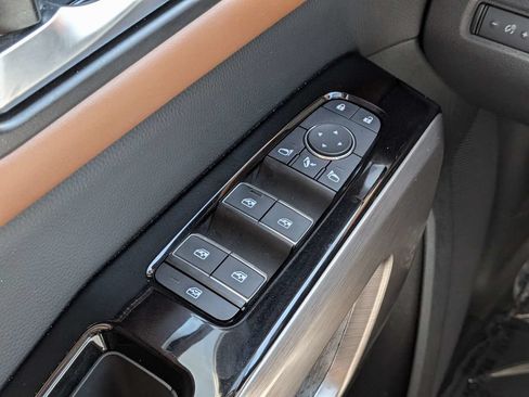 Used 2024 Nissan Pathfinder Platinum w/ Cargo Package FWD image 21