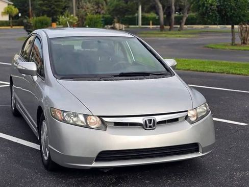 Used 2007 Honda Civic Hybrid Sedan image 2