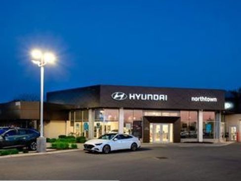 Used 2023 Hyundai Kona SEL w/ Cargo Package AWD/4WD image 2