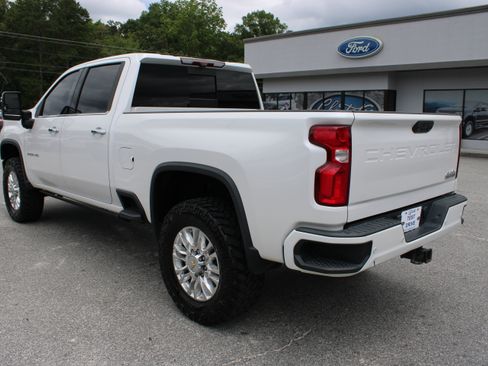 Used 2021 Chevrolet Silverado 2500 High Country w/ Z71 Off-Road Package AWD/4WD image 8