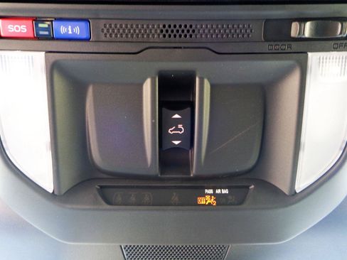Used 2025 Subaru Forester Premium AWD/4WD image 12