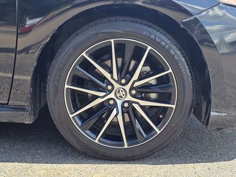Used 2021 Toyota Camry SE FWD image 5