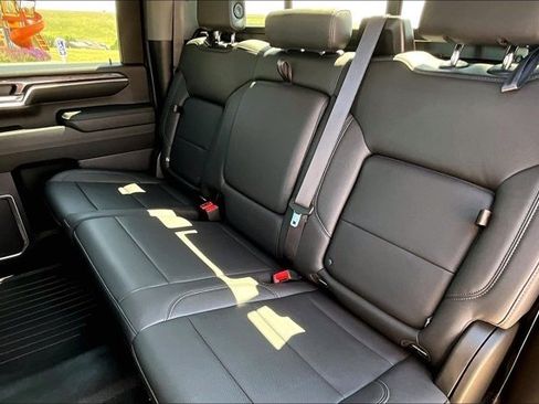 Used 2024 Chevrolet Silverado 2500 LTZ w/ LTZ Convenience Package AWD/4WD image 21