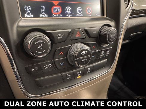 Used 2014 Jeep Grand Cherokee Overland image 9