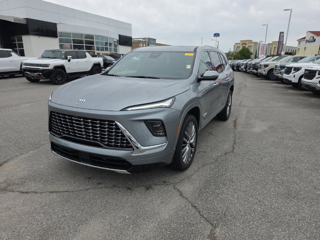 Used 2025 Buick Enclave Avenir w/ Super Cruise Package FWD image 3