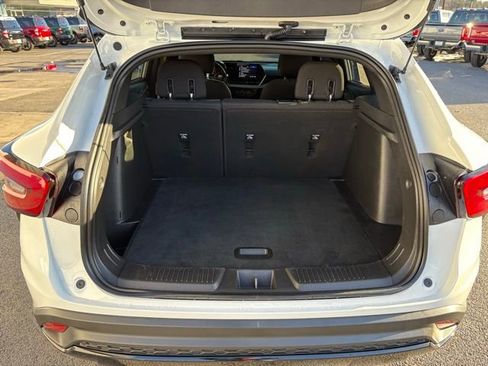 Used 2024 Chevrolet Trax RS w/ Driver Confidence Package image 28