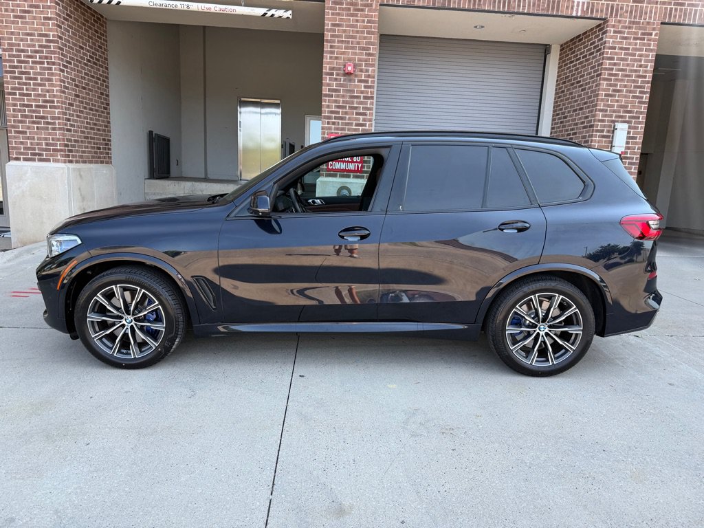 Used 2019 BMW X5 xDrive50i w/ M Sport Package AWD/4WD image 4